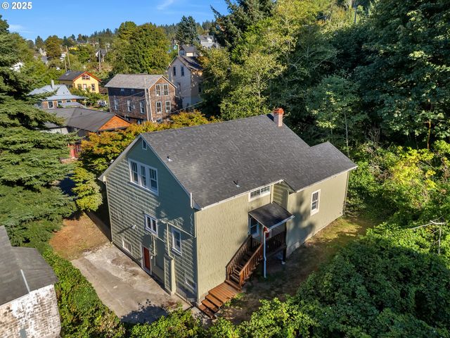 663 29TH St, Astoria, OR 97103