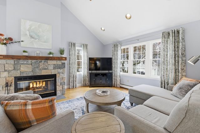 30 John F Kennedy Ave, Clinton, MA 01510