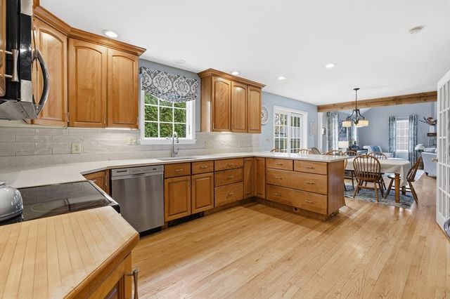 30 John F Kennedy Ave, Clinton, MA 01510