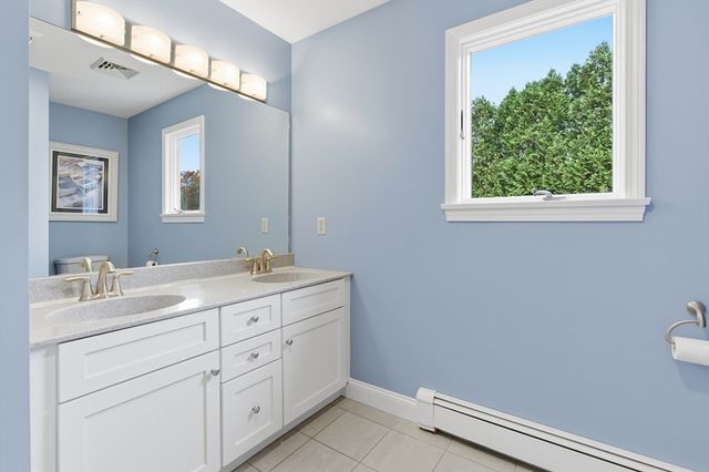 30 John F Kennedy Ave, Clinton, MA 01510