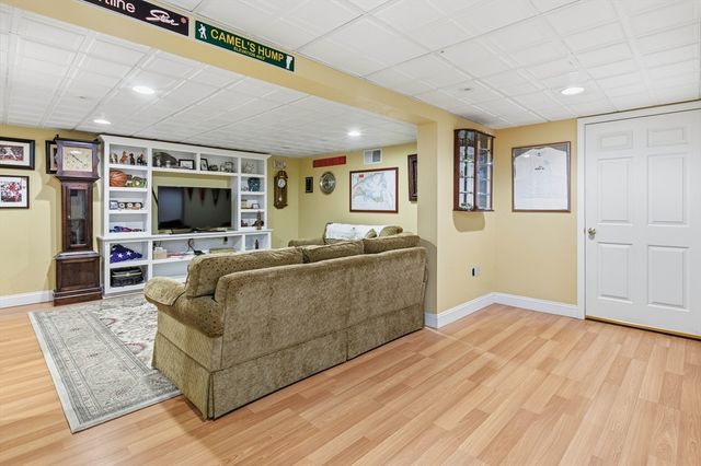 30 John F Kennedy Ave, Clinton, MA 01510