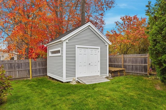 30 John F Kennedy Ave, Clinton, MA 01510