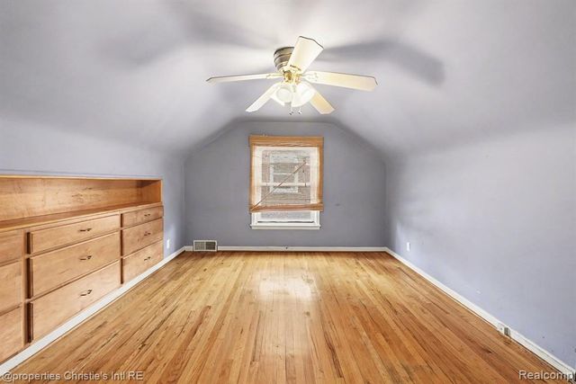 13146 Hart Avenue, Huntington Woods, MI 48070