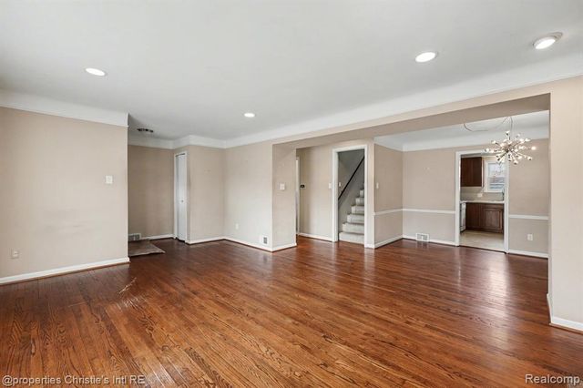 13146 Hart Avenue, Huntington Woods, MI 48070