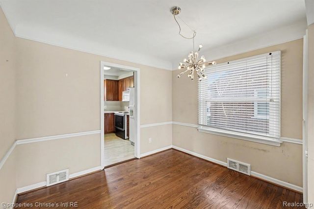 13146 Hart Avenue, Huntington Woods, MI 48070