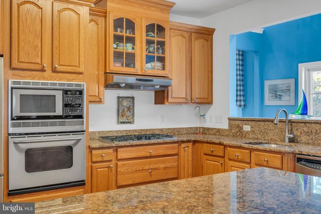 100 MISSION WAY, Barnegat, NJ 08005