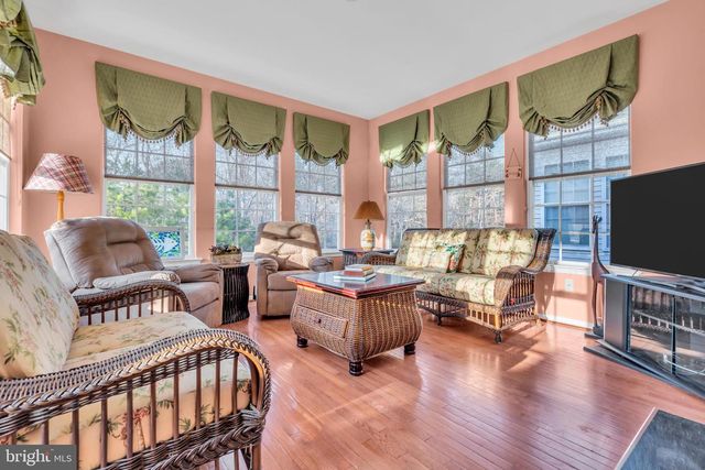 100 MISSION WAY, Barnegat, NJ 08005