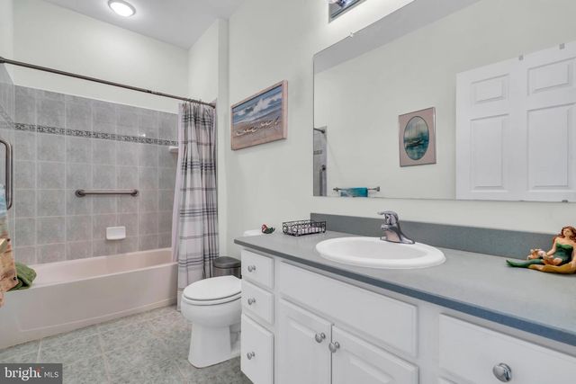 100 MISSION WAY, Barnegat, NJ 08005