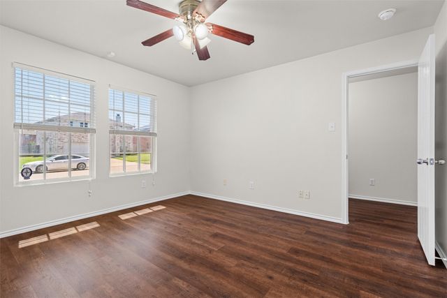 8421 River Bluffs Drive, Arlington, TX 76002