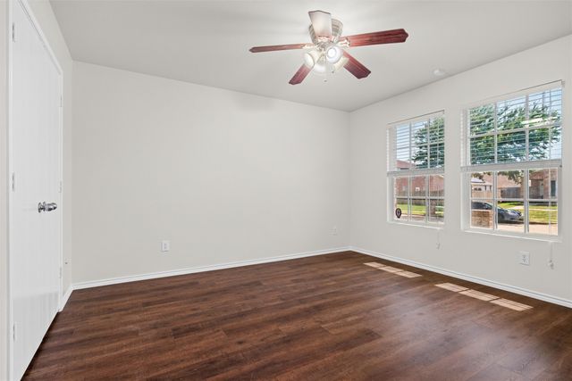 8421 River Bluffs Drive, Arlington, TX 76002