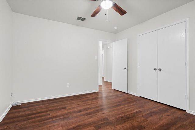 8421 River Bluffs Drive, Arlington, TX 76002