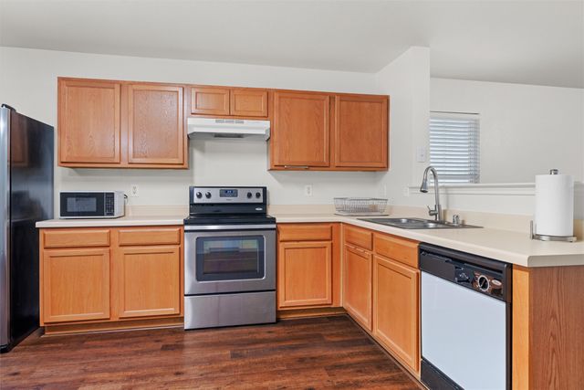 8421 River Bluffs Drive, Arlington, TX 76002