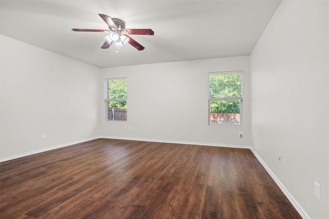 8421 River Bluffs Drive, Arlington, TX 76002
