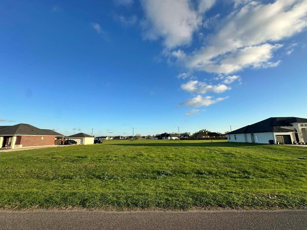 303 Mayad Boulevard, Rosharon, TX 77583