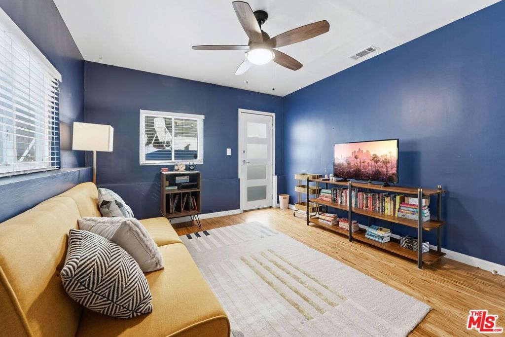 Image 11 of property listing at 711 Bernard Street, Los Angeles, CA 90012