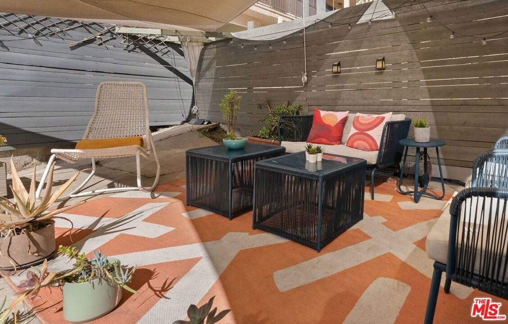 Image 16 of property listing at 711 Bernard Street, Los Angeles, CA 90012