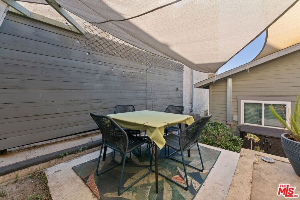 Image 20 of property listing at 711 Bernard Street, Los Angeles, CA 90012
