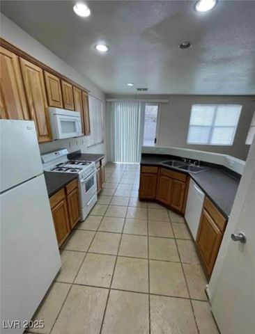 6709 Brick House Avenue, Las Vegas, NV 89122