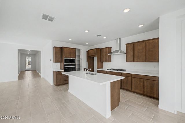 17255 W SAGUARO VISTA Drive, Surprise, AZ 85387