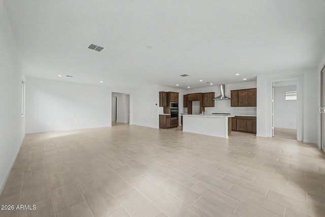17255 W SAGUARO VISTA Drive, Surprise, AZ 85387
