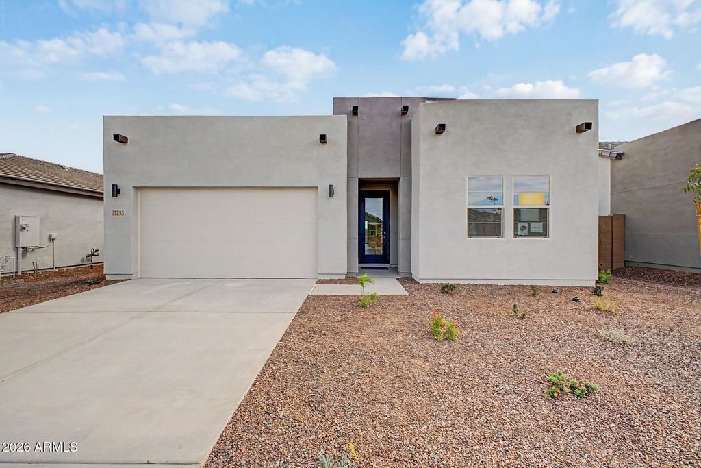 17255 W SAGUARO VISTA Drive, Surprise, AZ 85387