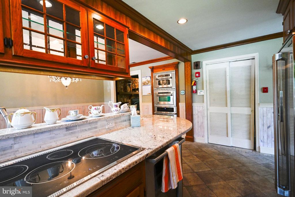 313 TRENTON RD, FAIRLESS HILLS, PA 19030 — photo 4