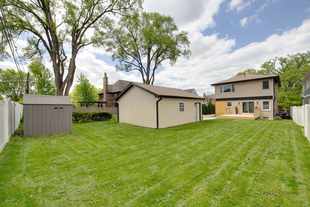 607 S Cedar Avenue, Elmhurst, IL 60126