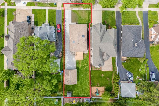 607 S Cedar Avenue, Elmhurst, IL 60126