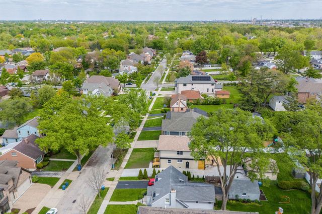 607 S Cedar Avenue, Elmhurst, IL 60126