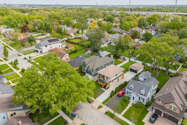 607 S Cedar Avenue, Elmhurst, IL 60126