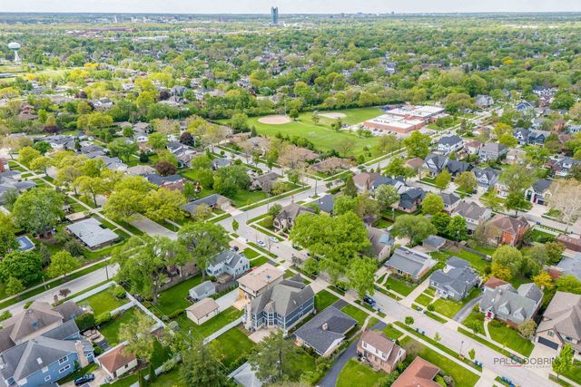 607 S Cedar Avenue, Elmhurst, IL 60126