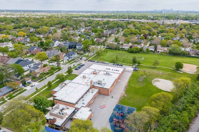607 S Cedar Avenue, Elmhurst, IL 60126