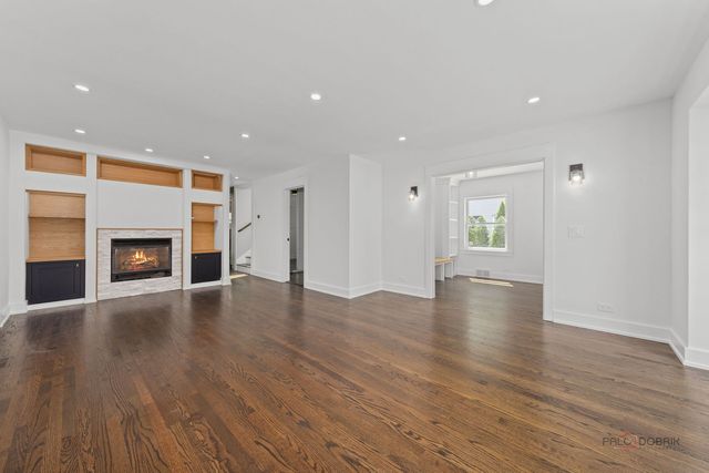 607 S Cedar Avenue, Elmhurst, IL 60126