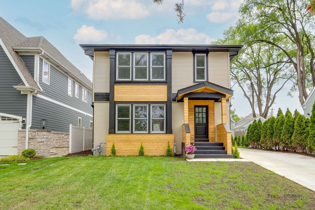 607 S Cedar Avenue, Elmhurst, IL 60126