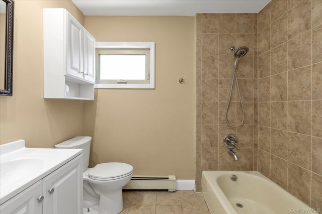 4 Rose Street 5-H1, Oceanside, NY 11572