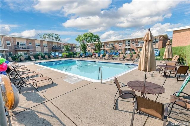 4 Rose Street 5-H1, Oceanside, NY 11572