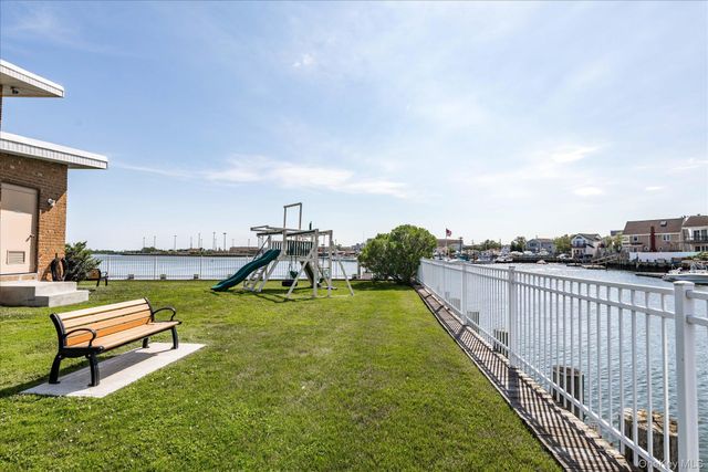 4 Rose Street 5-H1, Oceanside, NY 11572