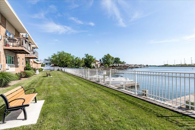 4 Rose Street 5-H1, Oceanside, NY 11572