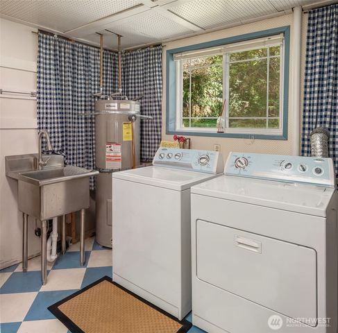 27428 97th Avenue SW, Vashon, WA 98070