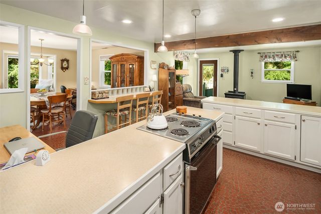 27428 97th Avenue SW, Vashon, WA 98070