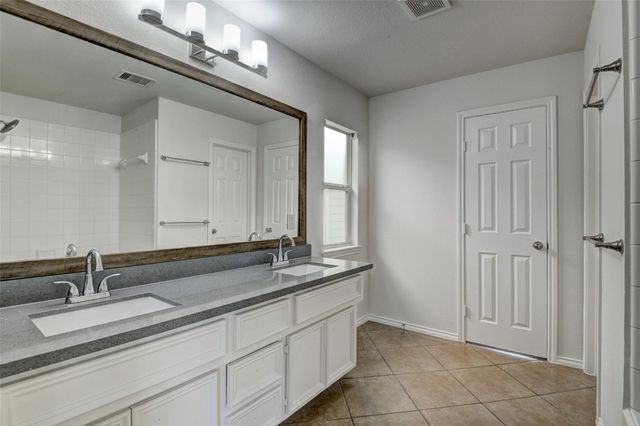 7042 Plum Creek Terrace Lane, Houston, TX 77087