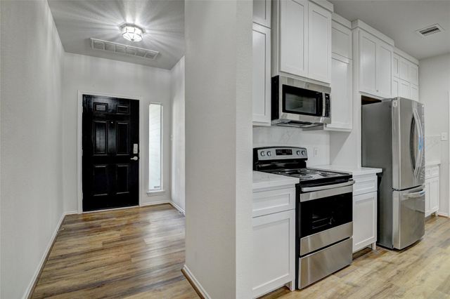 7042 Plum Creek Terrace Lane, Houston, TX 77087