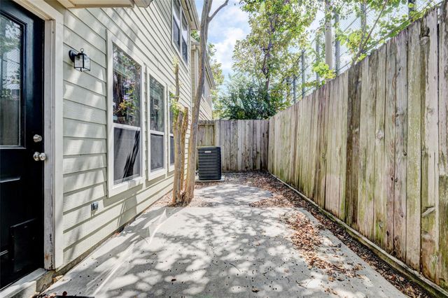 7042 Plum Creek Terrace Lane, Houston, TX 77087