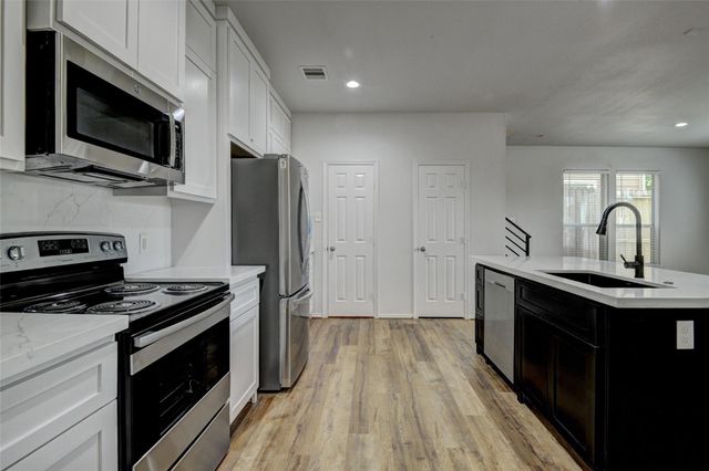 7042 Plum Creek Terrace Lane, Houston, TX 77087