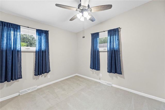 8404 Shawnee Lane, Overland Park, KS 66212