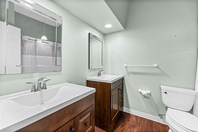 8404 Shawnee Lane, Overland Park, KS 66212