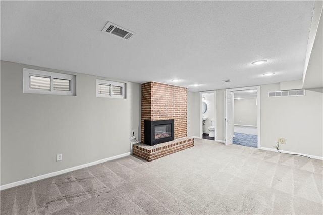 8404 Shawnee Lane, Overland Park, KS 66212