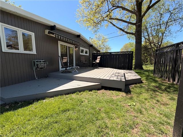 8404 Shawnee Lane, Overland Park, KS 66212