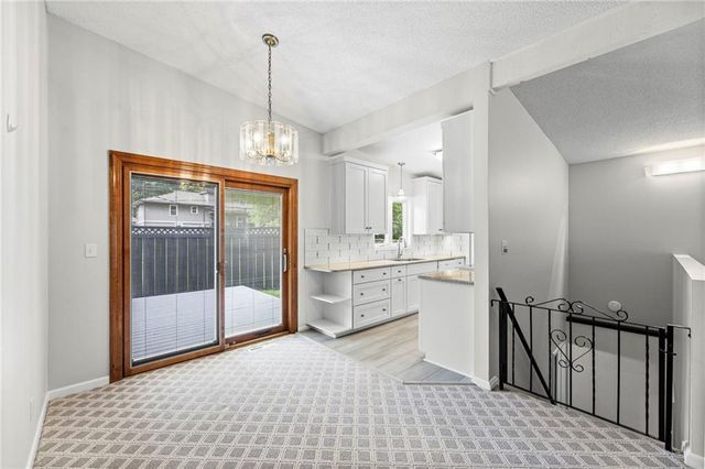 8404 Shawnee Lane, Overland Park, KS 66212