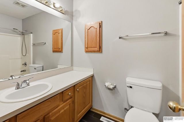 1125 Rawhide Road, Papillion, NE 68046